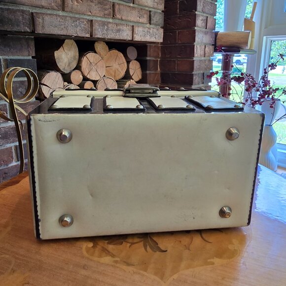 Tano of Madrid - Vintage Silver & Leather Locking Train Case Style Purse - Picture 8 of 16